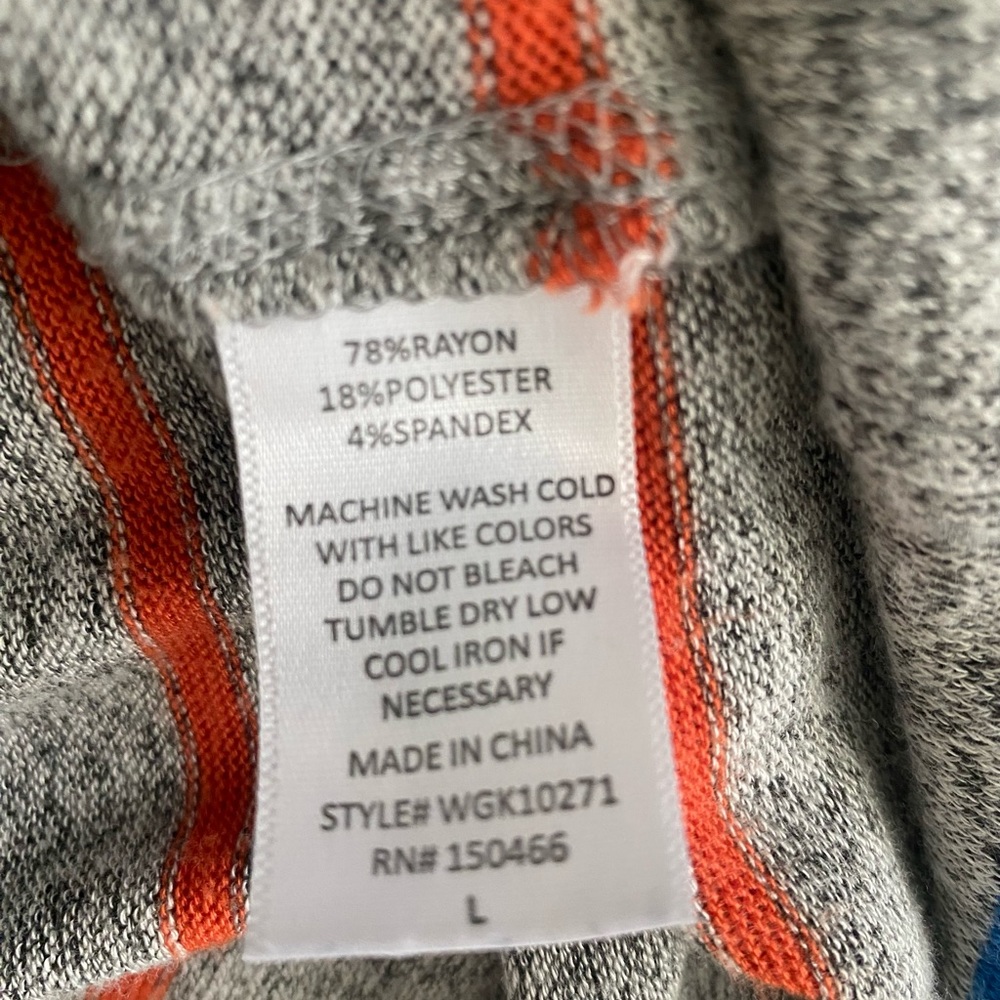 3/4 Sleeve Raglan Sleeve Top - Picture 4 of 4